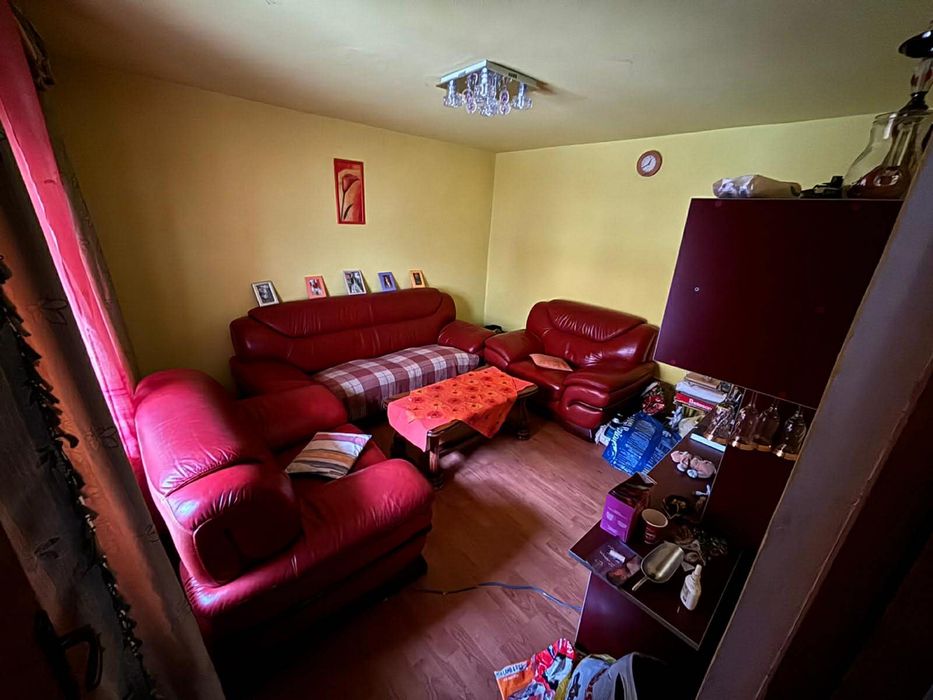 Casa 7 camere plus living pentru chirie