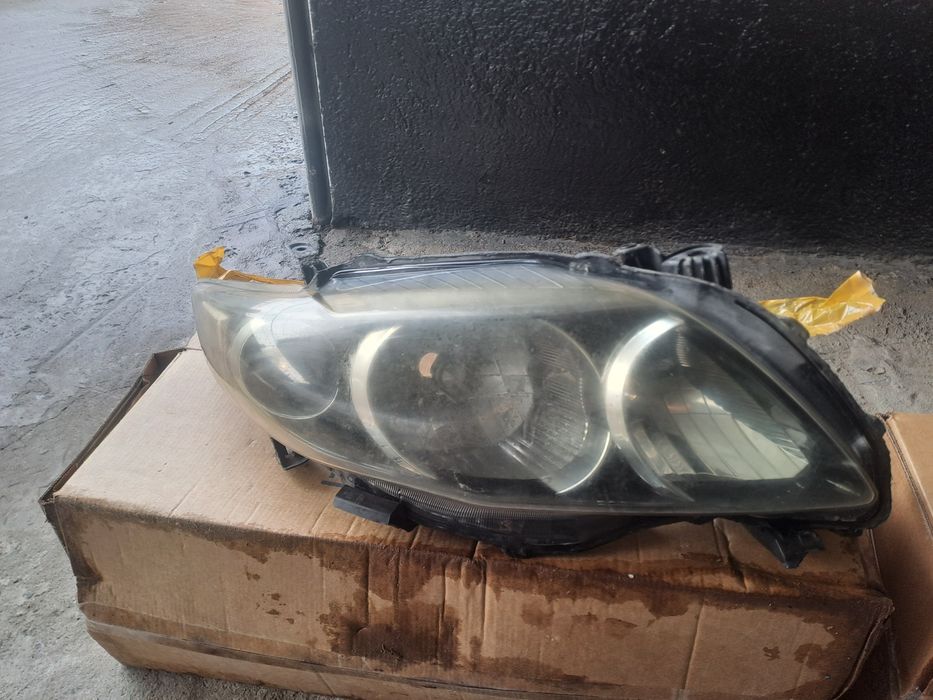 Таёта корола фары пара 30тыс