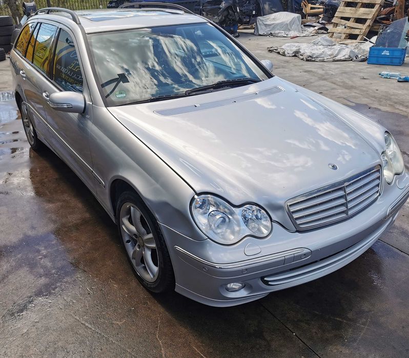 Dezmembrez mercedes c class w203 facelift sport edition-xenon-c220d e4