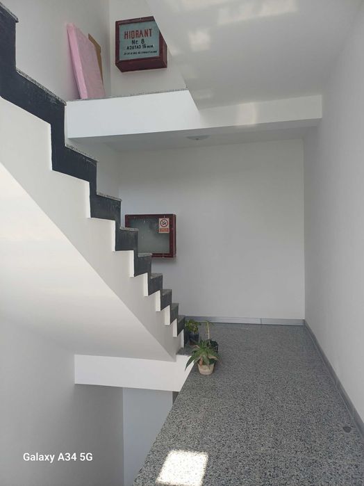 Inchiriez spatiu comercial -birouri,cabinete, fitnes-165mp