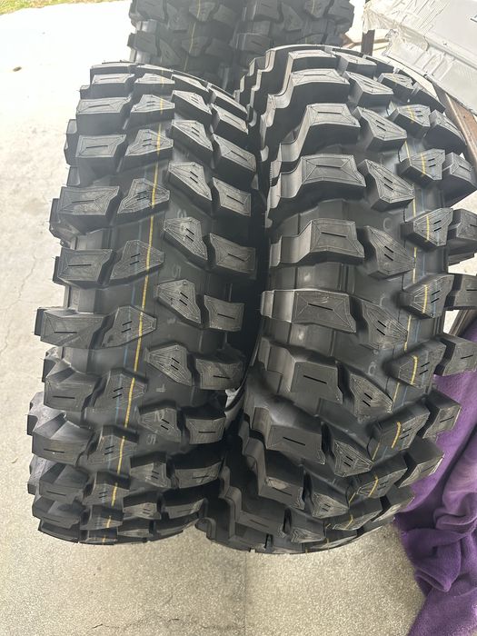 Продавам Нови гуми за кал Maxxis Mud Trepador 38.5 12.5 r16