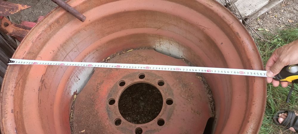 Продам 2 передних диска от комбайнов