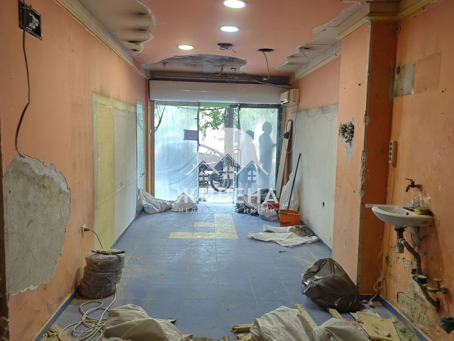 Дава се под наем Магазин в Варна, Център - 36 кв.м за 1023 € - Снимка #2