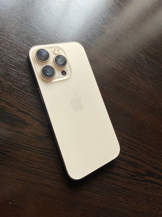 Iphone 16 pro / 92% baterie / 256 gb