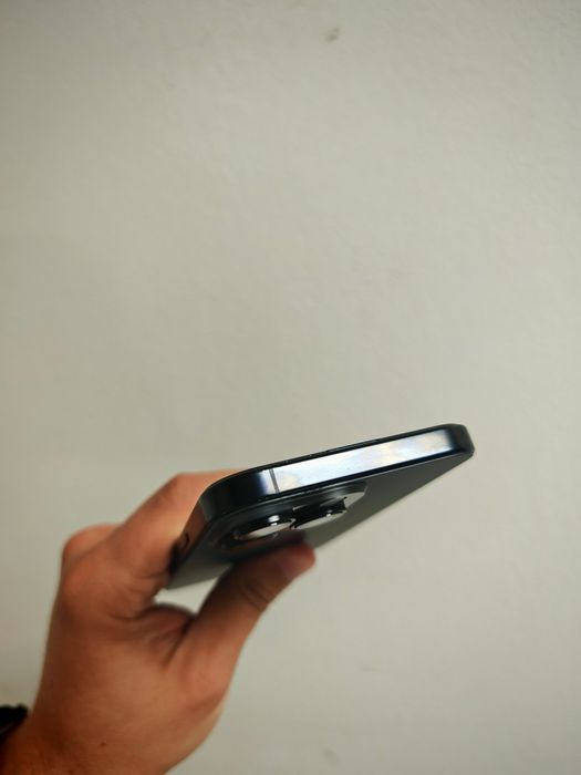 iPhone 16 Pro Max  Black Titanium / Гаранция!