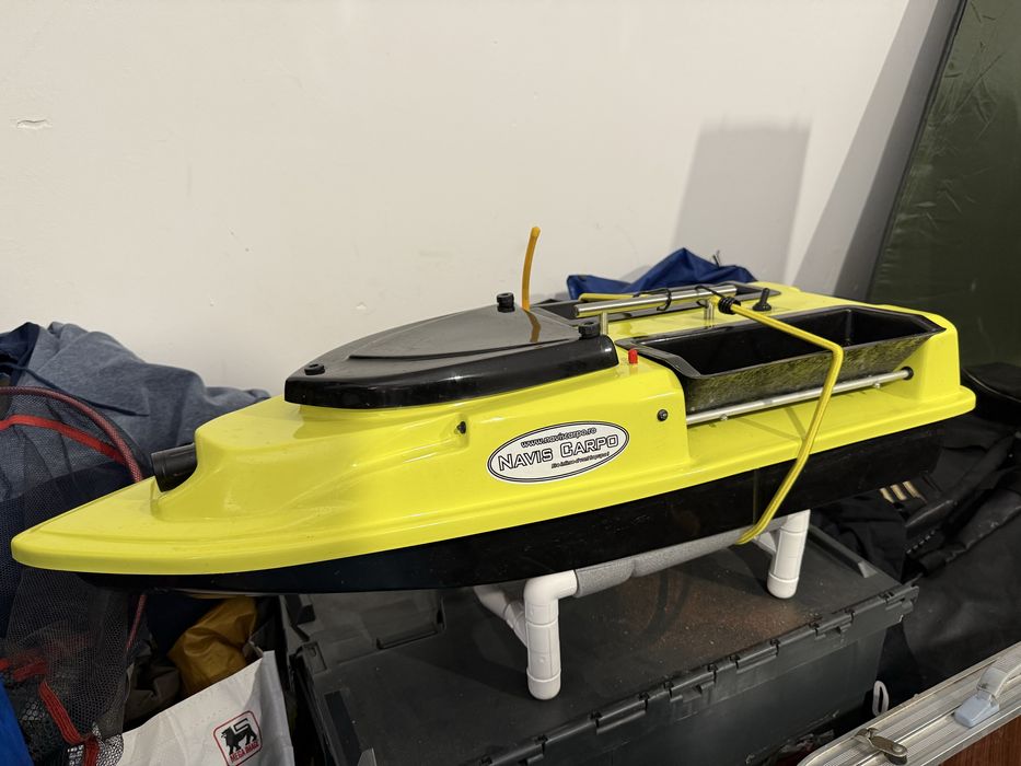 Navomodel plantat cu sonar , gps , autopilot ca nou