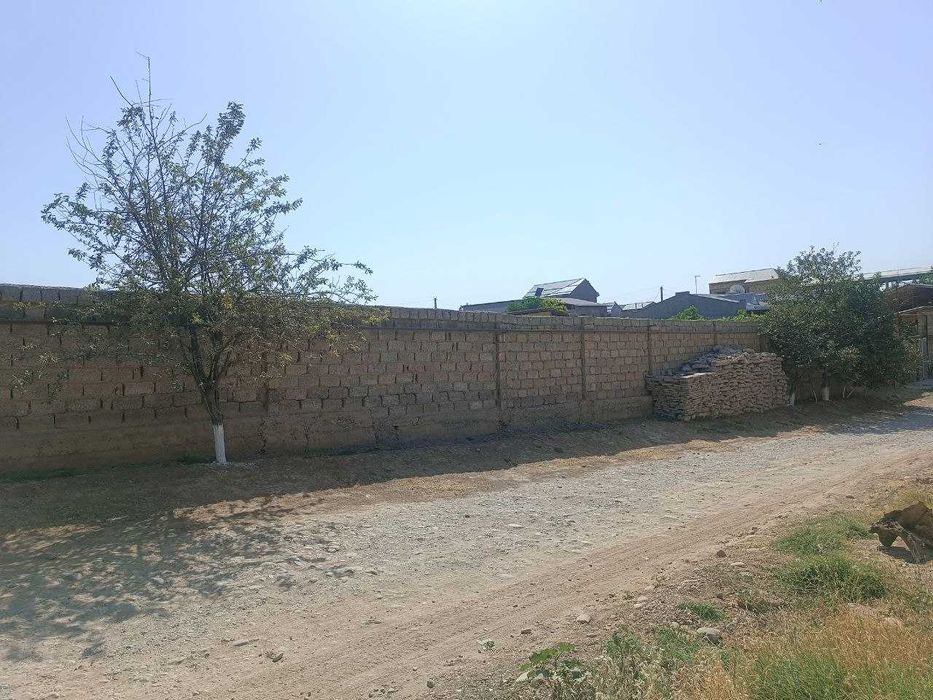 Yer sotiladi Uch qahramon po`stidan 5-6 km kirganda