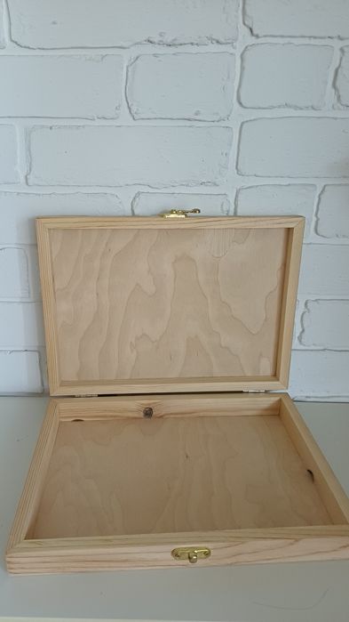 Шкатулка из дерева