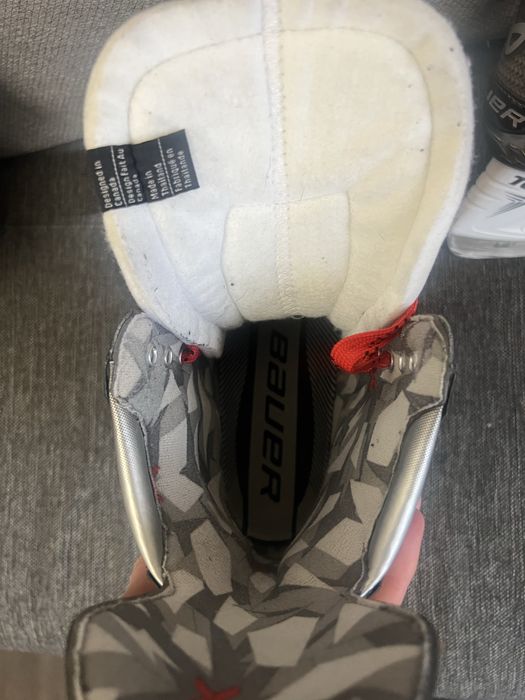 Продаю коньки bauer