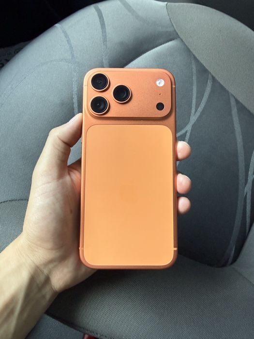 iPhone 17 pro max srocna