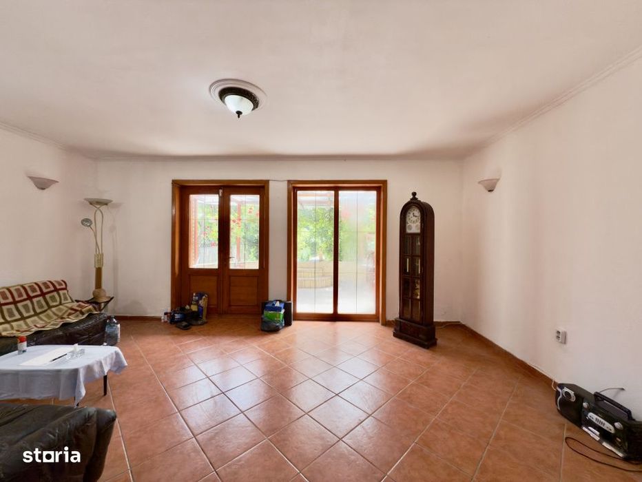 Vila spatioasa P+1+M de vanzare in Agigea | Teren 658 mp | Acces din 2