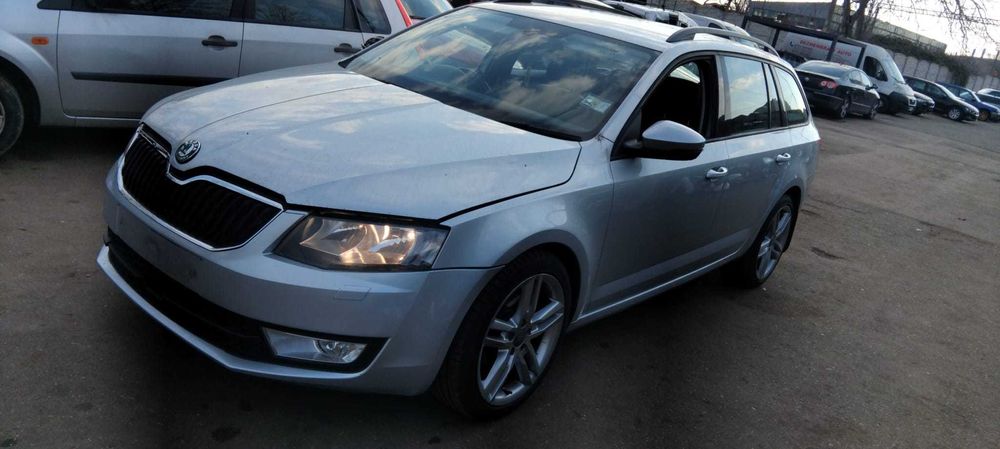 Dezmembrez Skoda Octavia 3 2.0 TDi an 2015 cod motor CLH