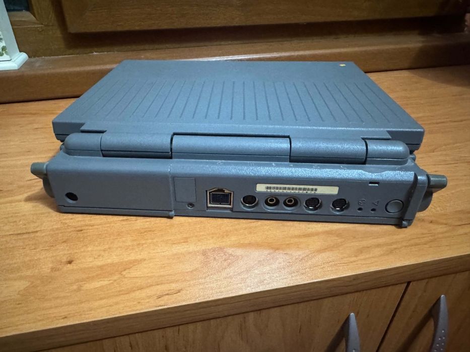 Apple Macintosh PowerBook 140