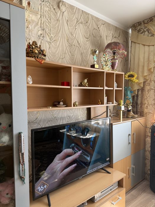 Срочно продам горку в гостиную