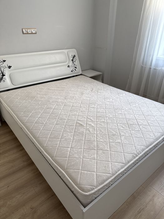 Продаю матрас 160 см на 200см