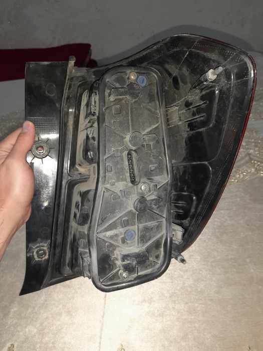 Cobalt Fara faqat chap va o'ng taraflar