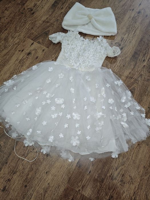 Продам новогоднее платье для девочки