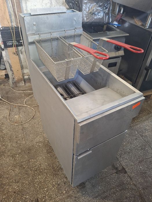 Фритюрник професионален HOBART на газ пропан бутан