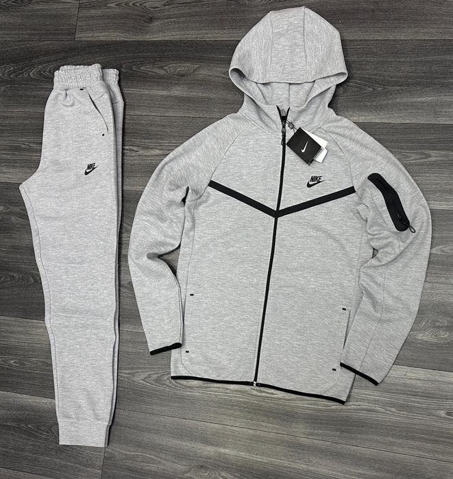 Trening Nike TECH Fleece gri