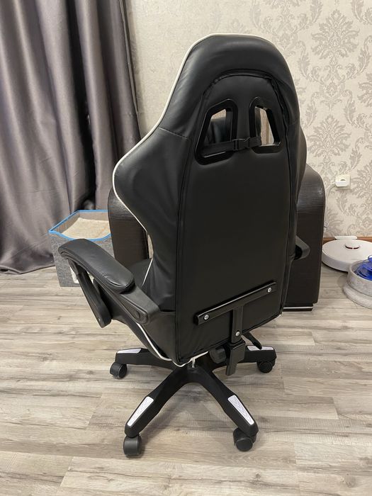 Геймерское кресло Xtreon