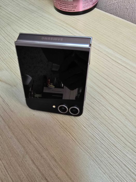 Смартфон Samsung Galaxy Z Flip6