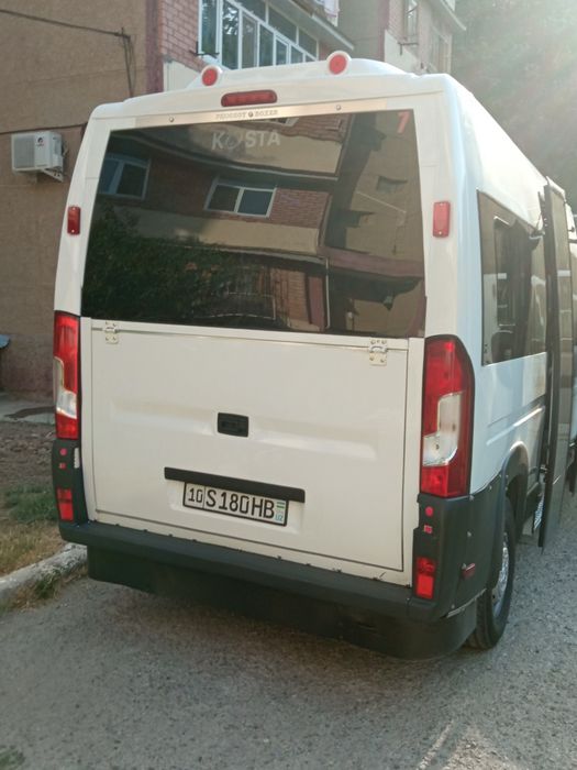 Микроавтобус ПЕЖО БОКСЕР.