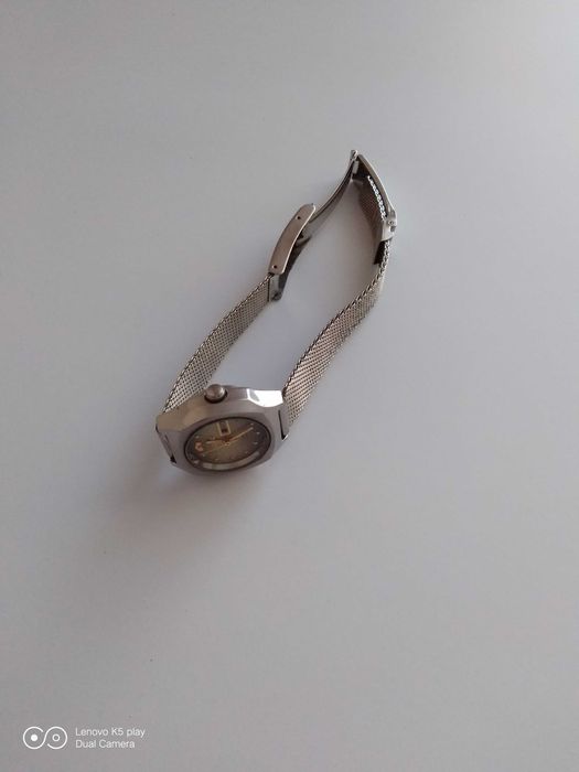 часовник ориент, самонавиващ се