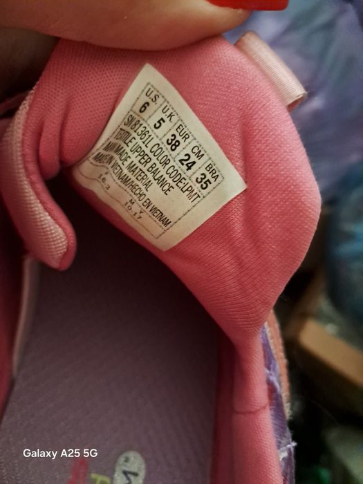 Vand adidași Desigual