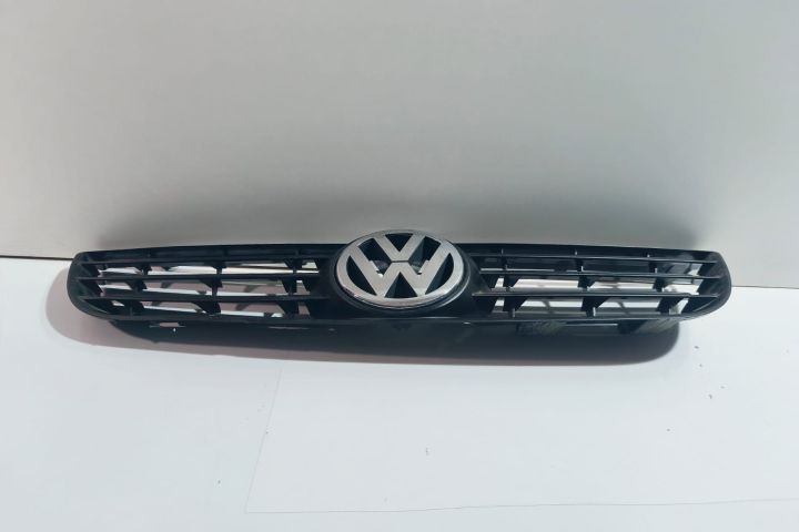 Grila radiator ZSB6Q0853653E Volkswagen VW Polo a 4-a generatie 9N (f