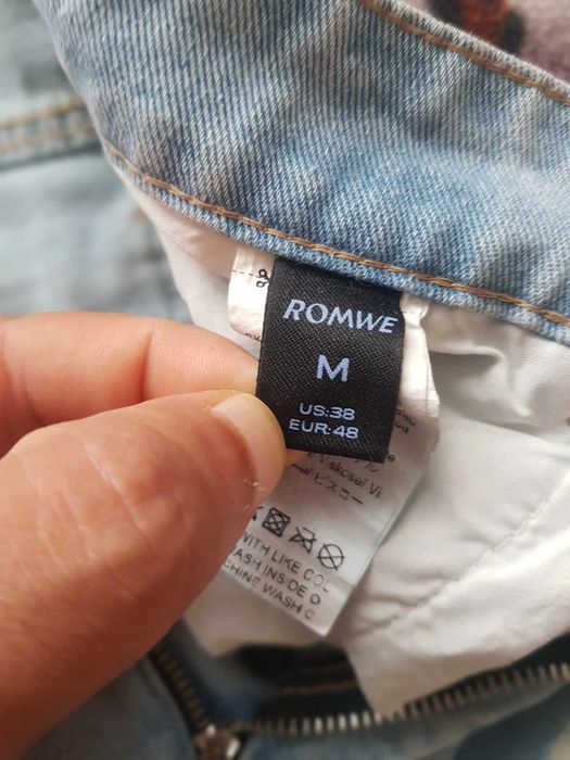 Blugi pentru adolescenți