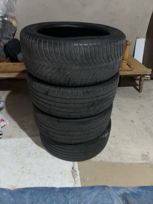 Продам летние шины 235/45/18