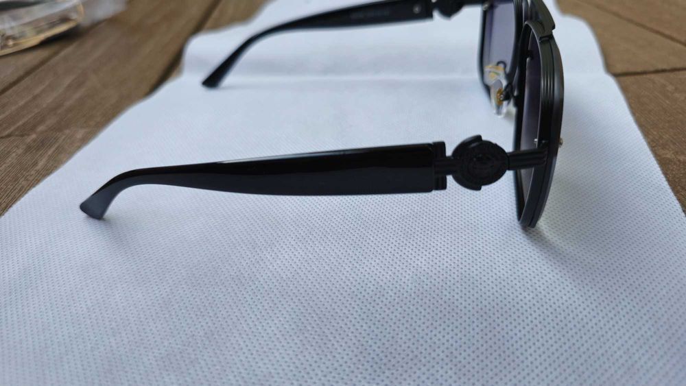 Ochelari de soare Versace rama neagra lentila neagra