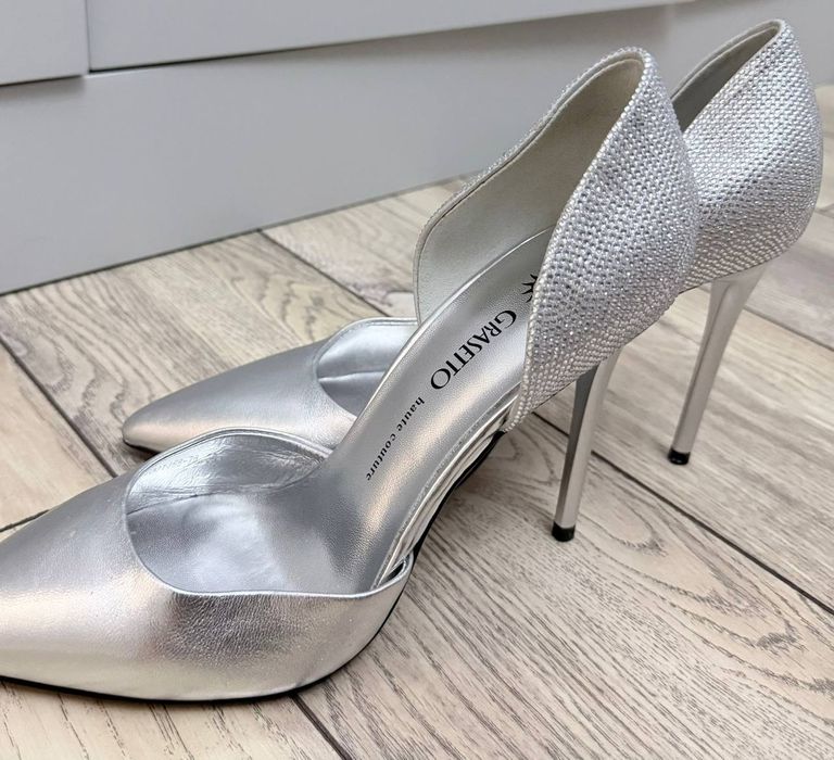 Продаются туфли на высоком каблуке