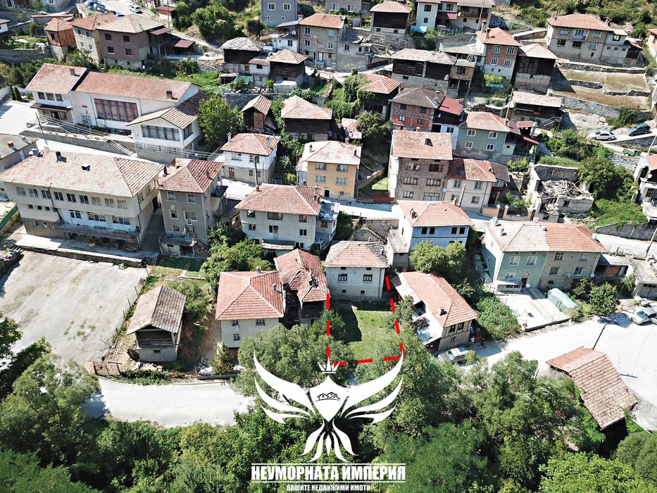 Продавам двуетажна къща 120РЗП с 260кв. двор в село Малево