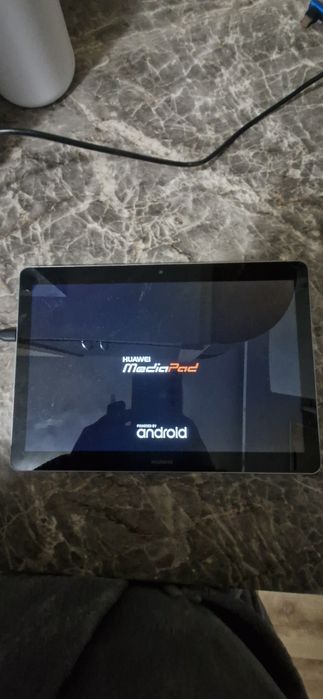 Vand tabletă Huawei T 10....la pret rezonabil