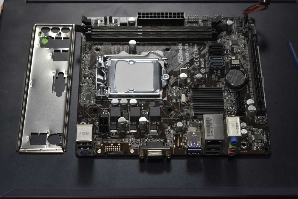 Дънна платка Asrock H81M-VG4 1150 socket DDR3 - топ състояние