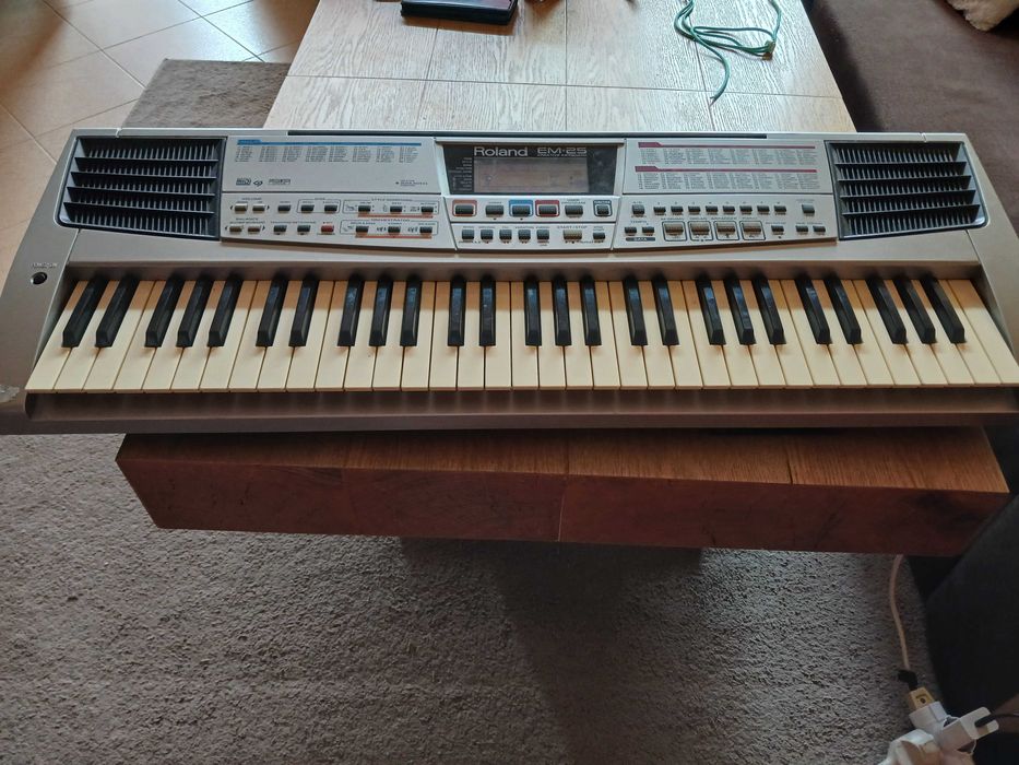 Електрическо пиано Roland em-26