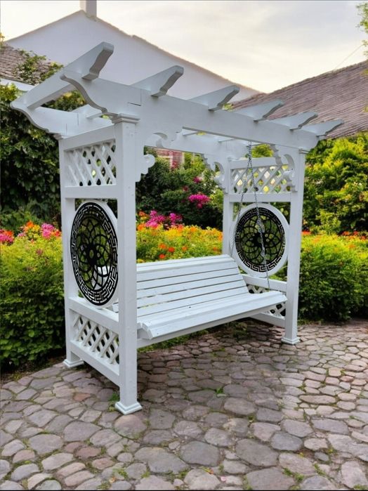 La  comandă leagane (balansoar) mese,bănci,foișoare din lemn