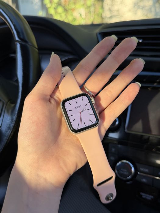 Продам apple watch срочно