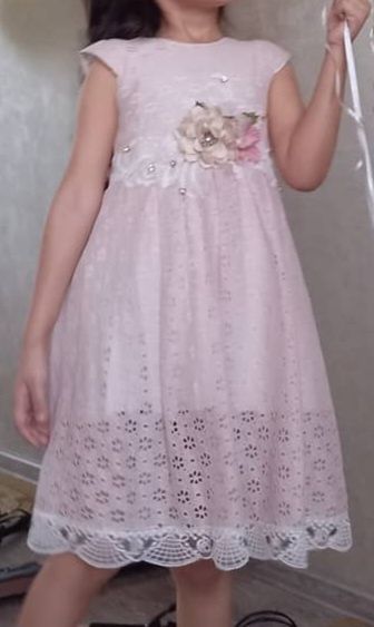 Платье нарядное розовое