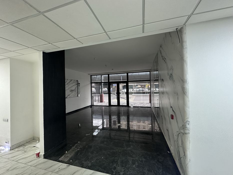 Сдам помещение на первом этаже вдоль дороги,ул Нукус Мукими, PIRAMIT