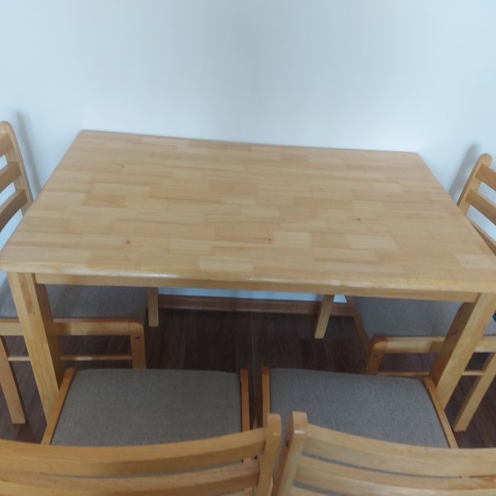 Стол со стульями