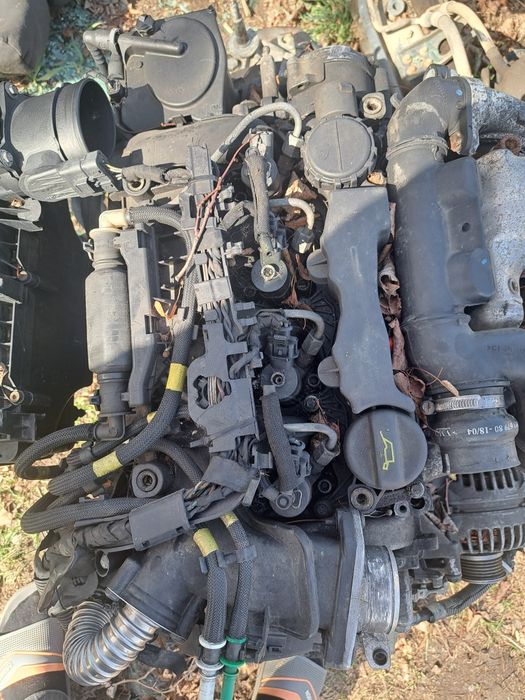 Motor complet funcțional