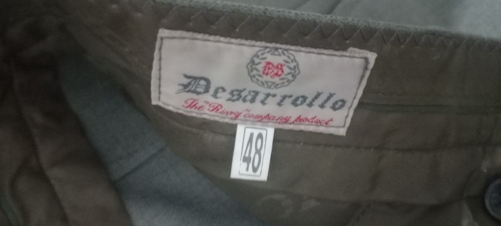 Продаётся костюм.