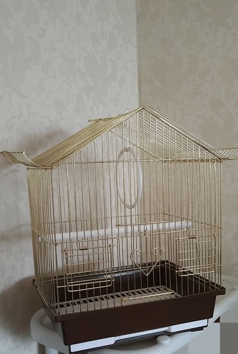 Клетка для мелких птиц, волнистых попугаев, амадинов. Для хомячка.