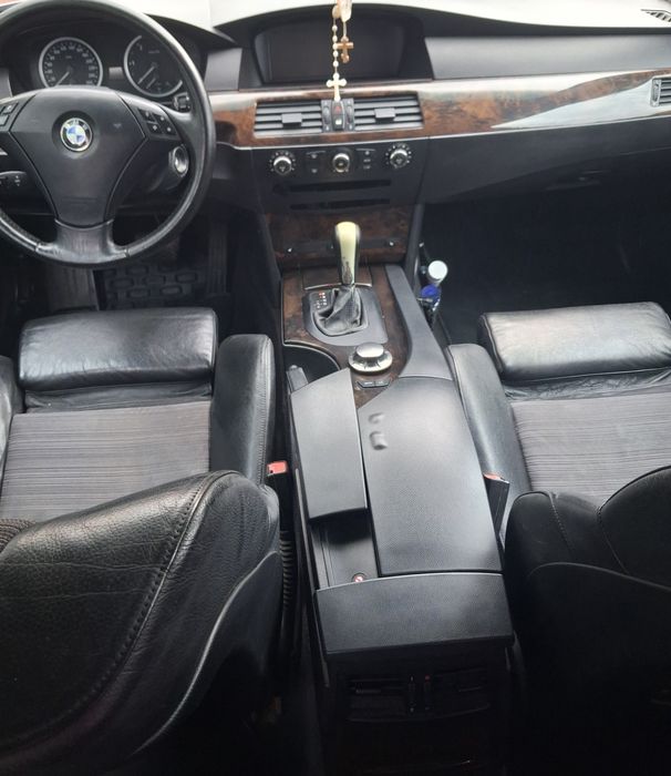 Vând BMW E 60 525d