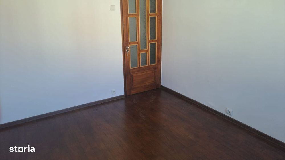 Apartament 3 camere, 70 mp, zona Garii