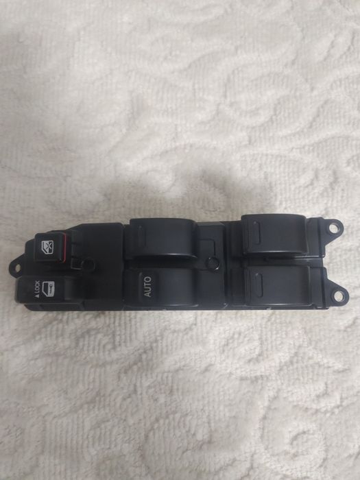 Переключатель на стеклоподьемник