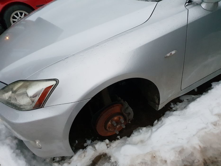 Aripa Lexus is220 sau is250