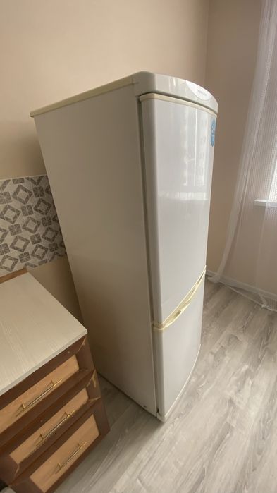 Продам холодильник